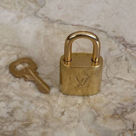 AUTHENTIC Louis Vuitton Padlock & Key #319 - Picture 5 of 6